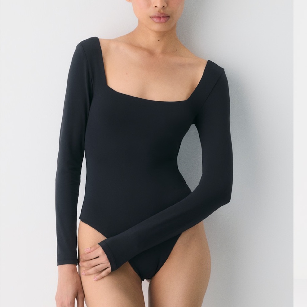 Aritzia Original Contour Squareneck Bodysuit